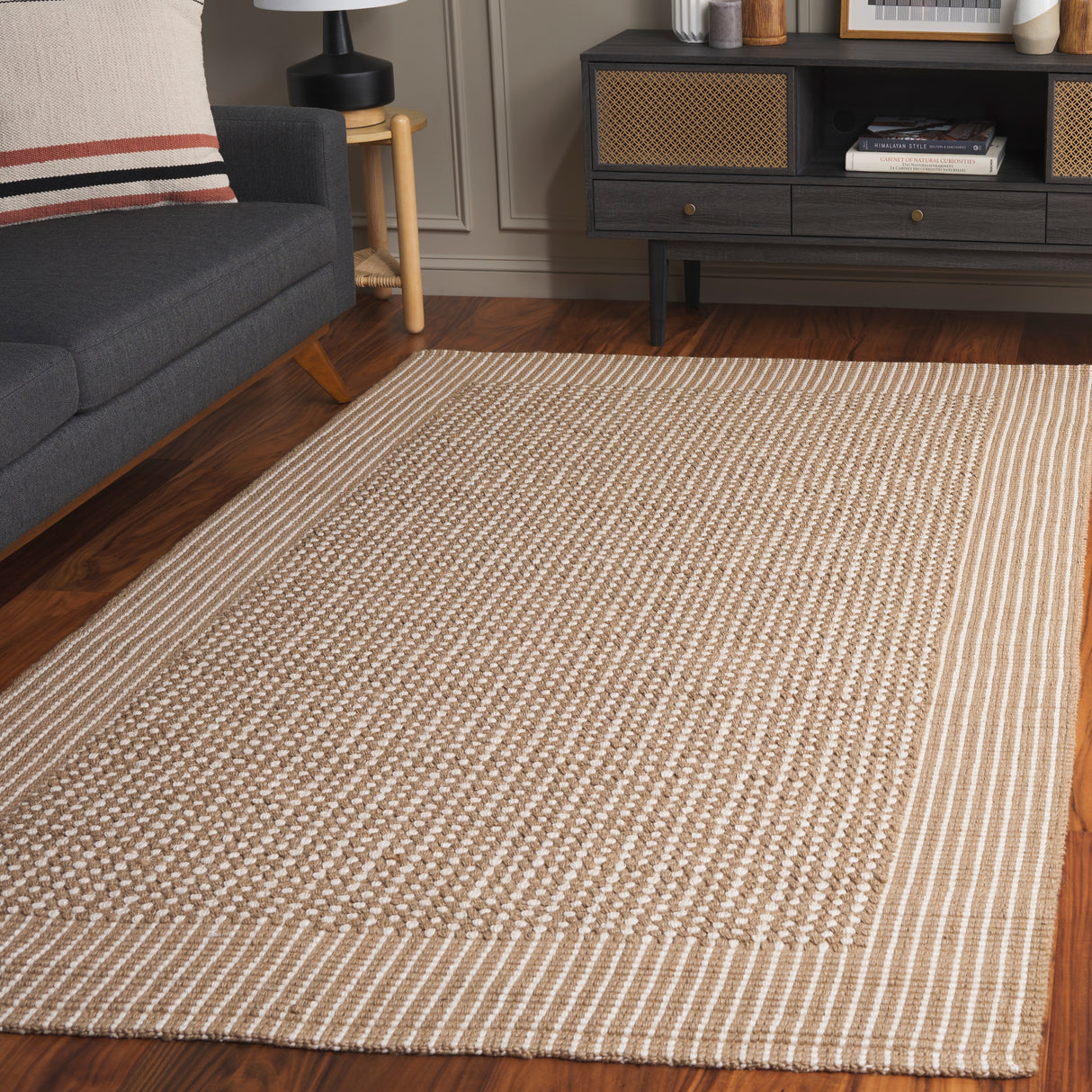 SAFAVIEH Handmade Natural Fiber Mylee Jute Rug