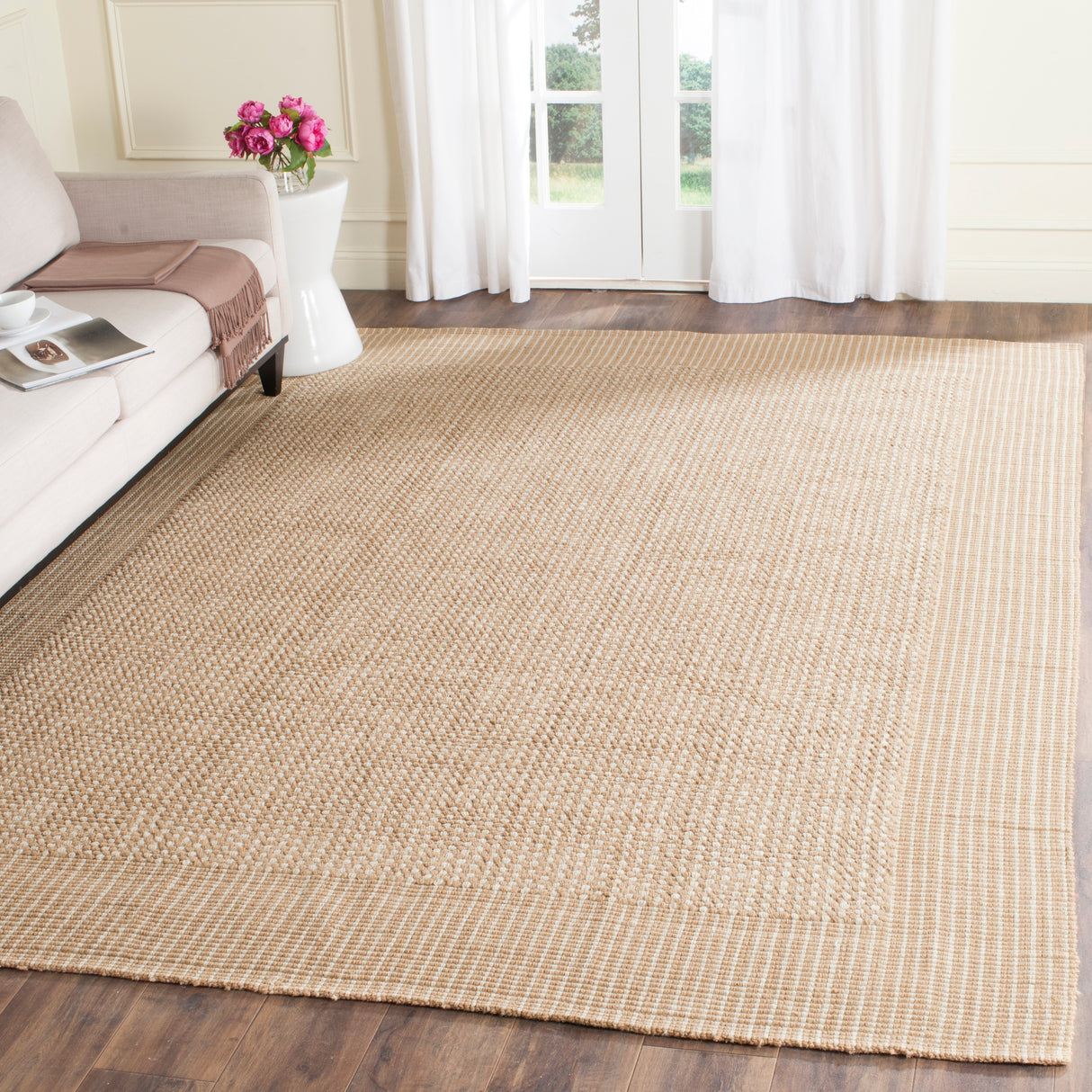 SAFAVIEH Handmade Natural Fiber Mylee Jute Rug