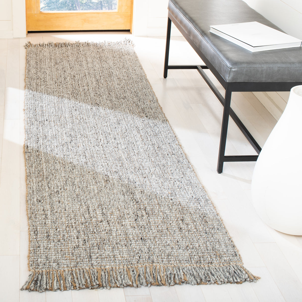 SAFAVIEH Handmade Natural Fiber Reneta Jute Fringe Rug