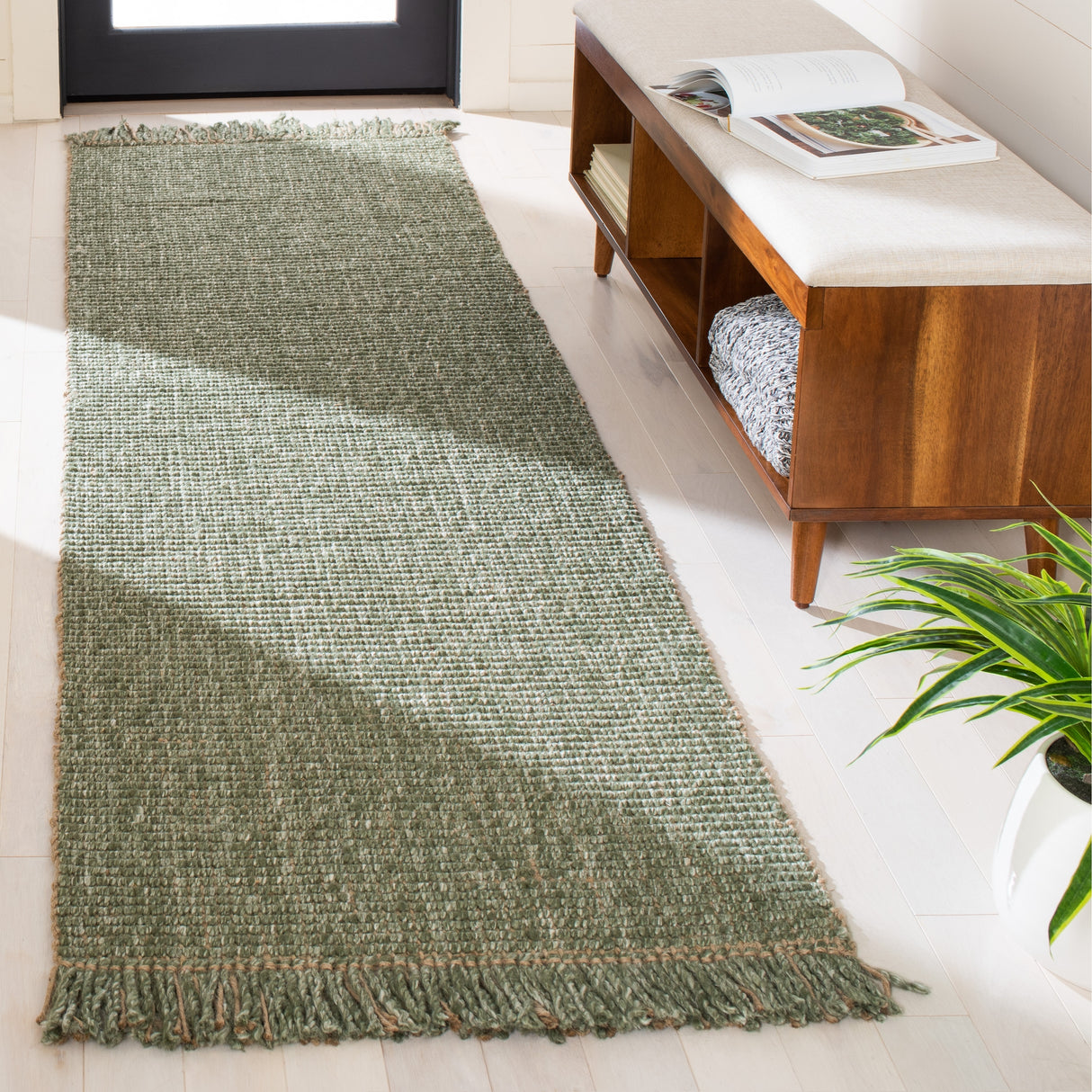 SAFAVIEH Handmade Natural Fiber Reneta Jute Fringe Rug