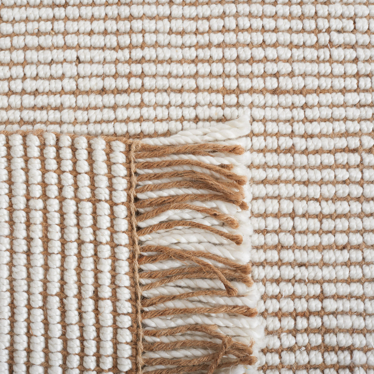 SAFAVIEH Handmade Natural Fiber Reneta Jute Fringe Rug