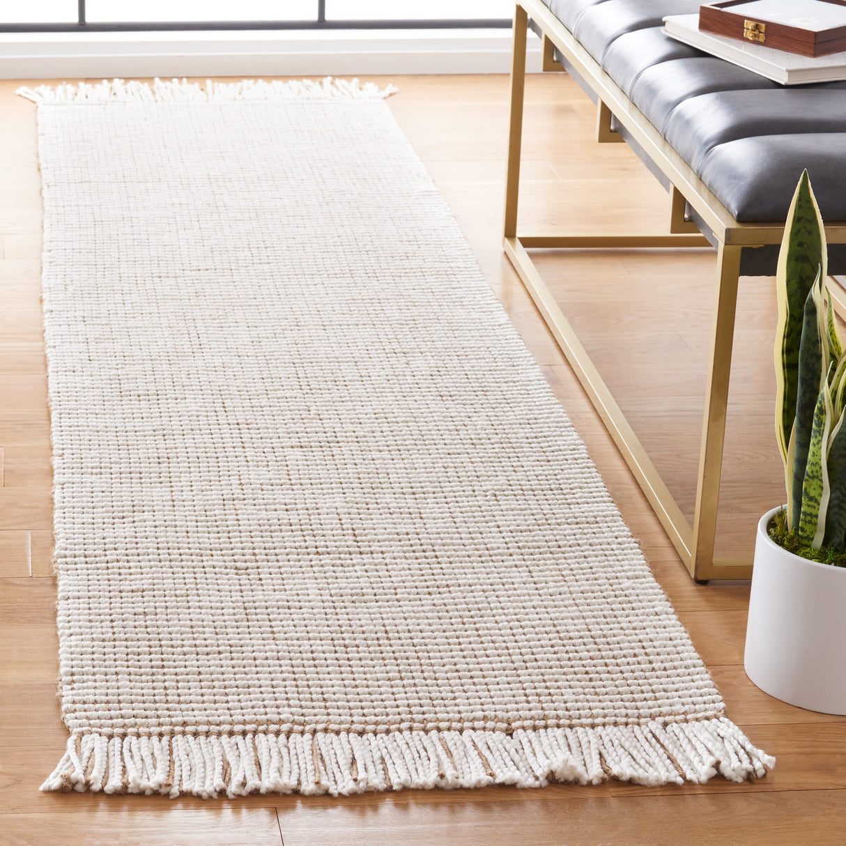 SAFAVIEH Handmade Natural Fiber Reneta Jute Fringe Rug