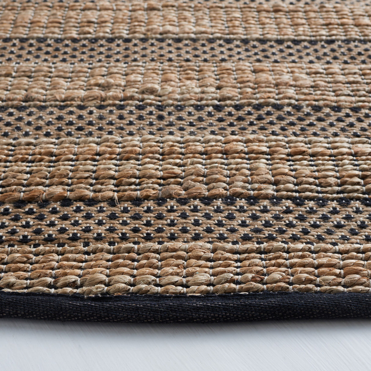 SAFAVIEH Handmade Natural Fiber Samira Geometric Seagrass Rug