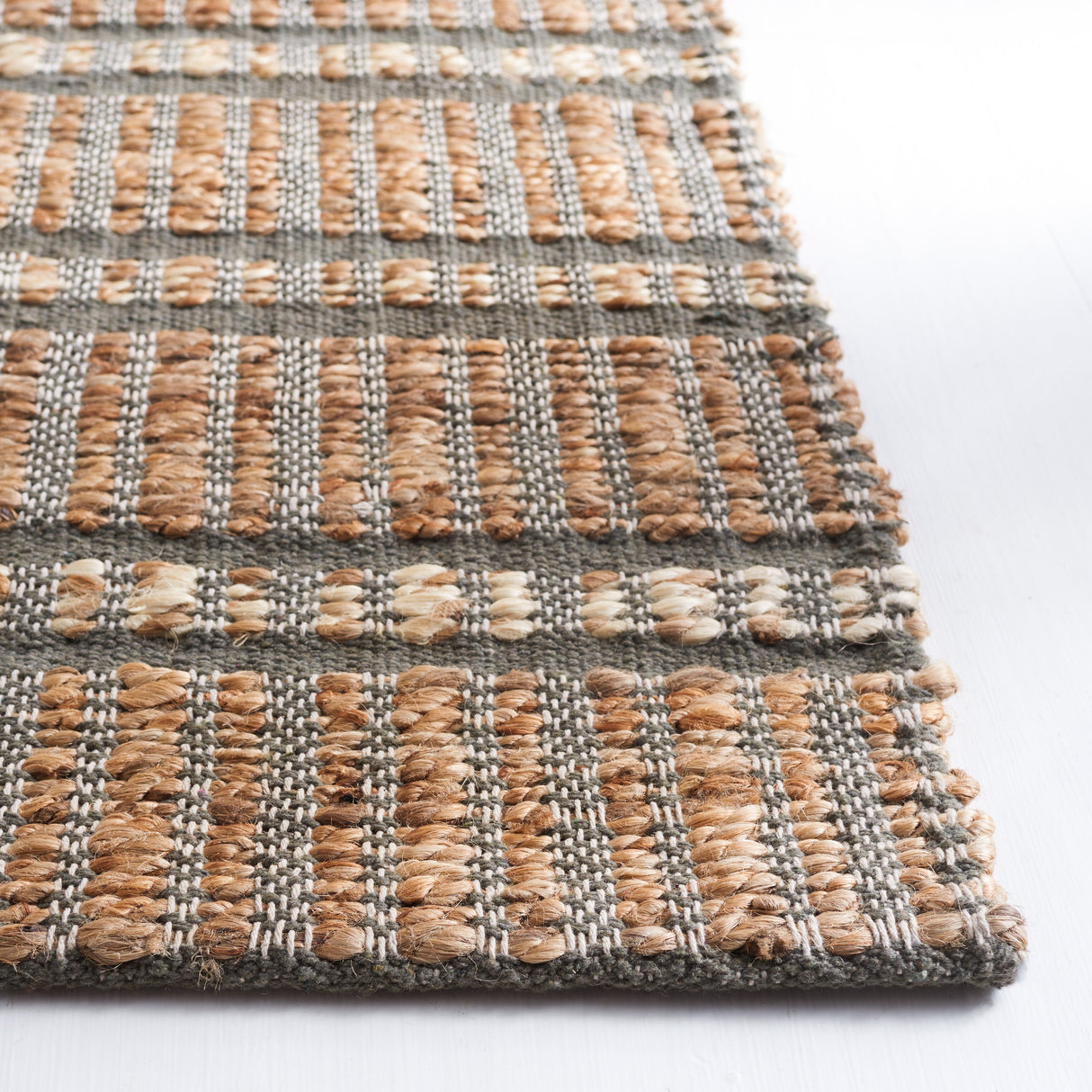 SAFAVIEH Handmade Natural Fiber Undis Geometric Seagrass Rug