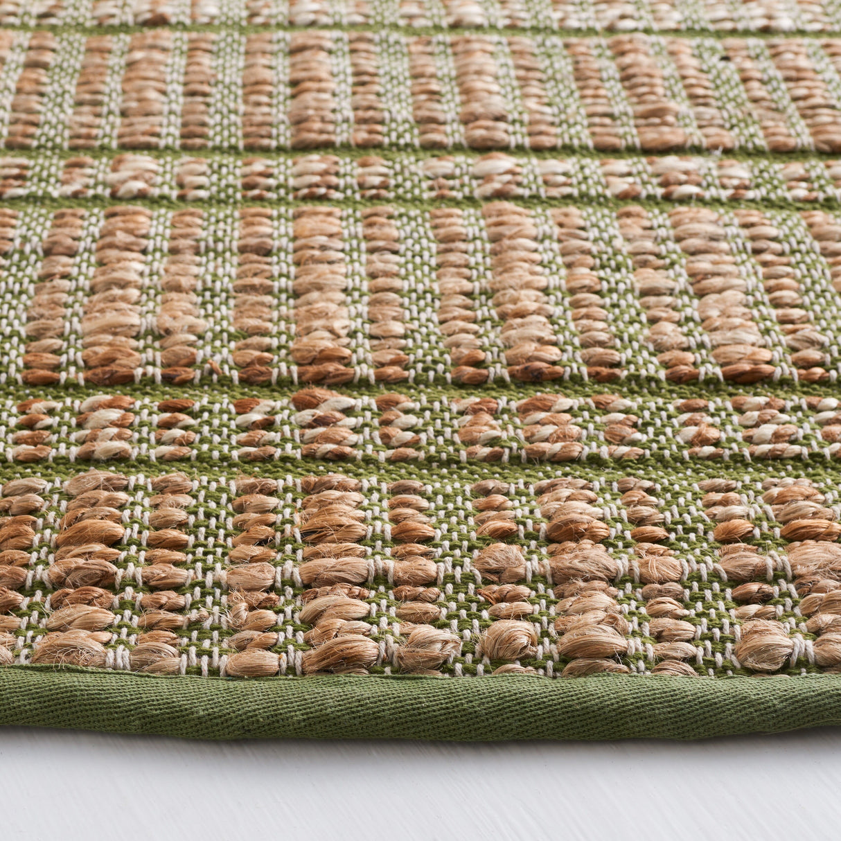 SAFAVIEH Handmade Natural Fiber Undis Geometric Seagrass Rug