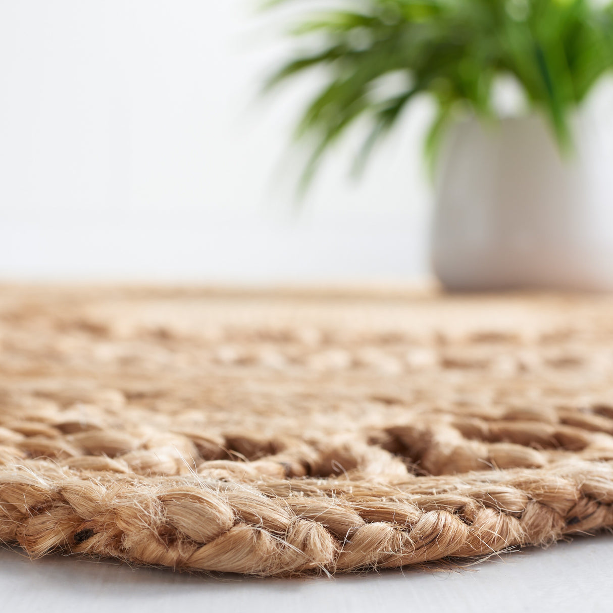 SAFAVIEH Handmade Natural Fiber Vafa Casual Jute Rug