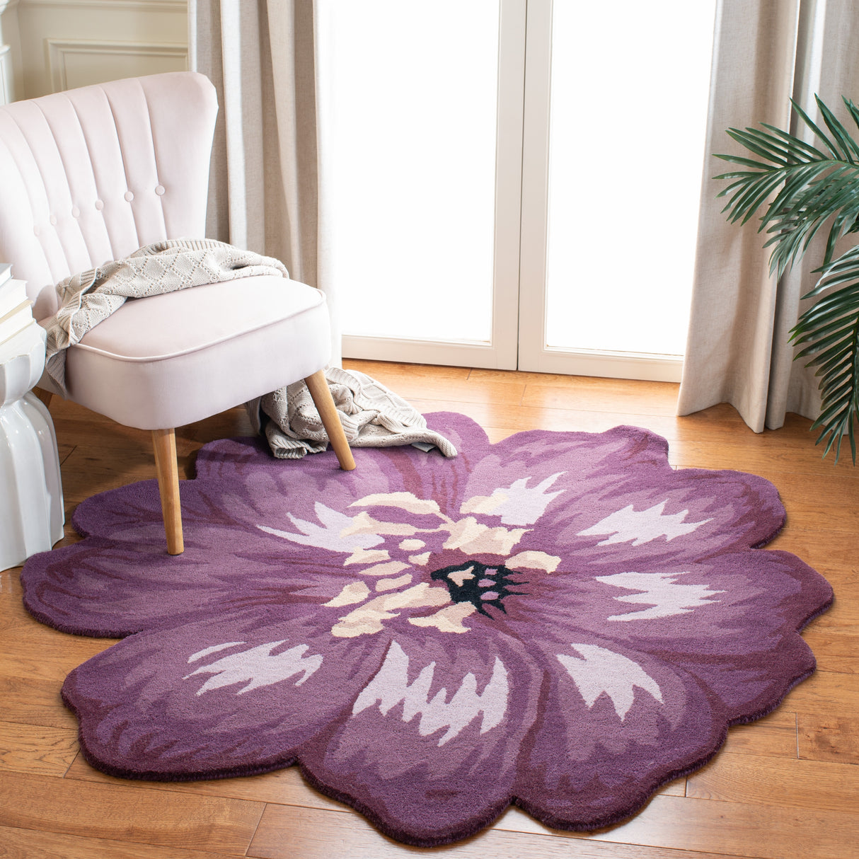 SAFAVIEH Handmade Novelty Alfrin Floral Wool Rug