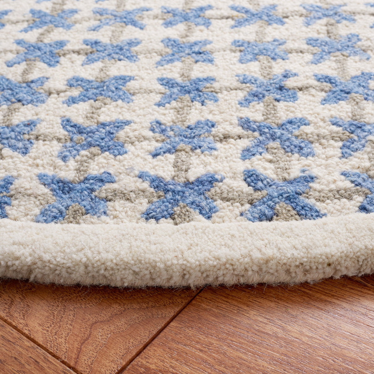 SAFAVIEH Handmade Novelty Tobia Wool Rug