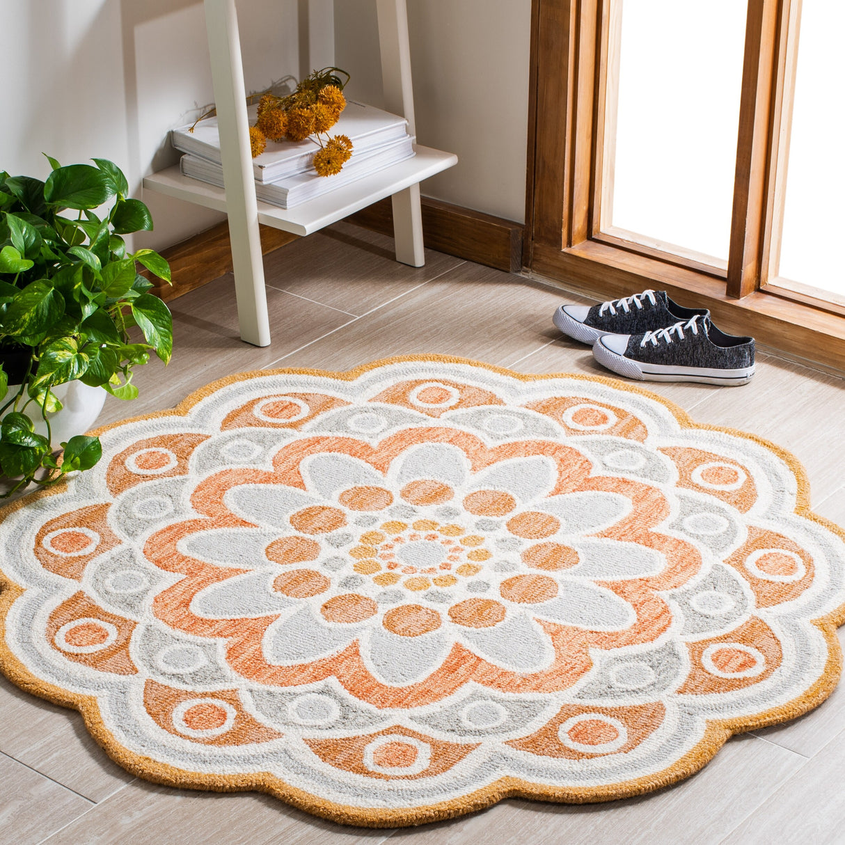 SAFAVIEH Handmade Novelty Zehra Flower Wool Rug