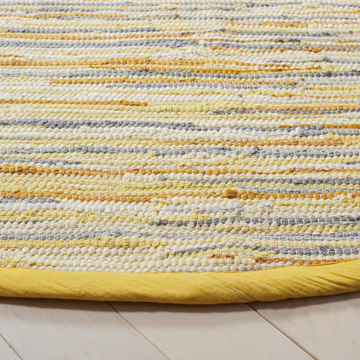 SAFAVIEH Handmade Rag Rug Nya Casual Stripe Cotton Rug