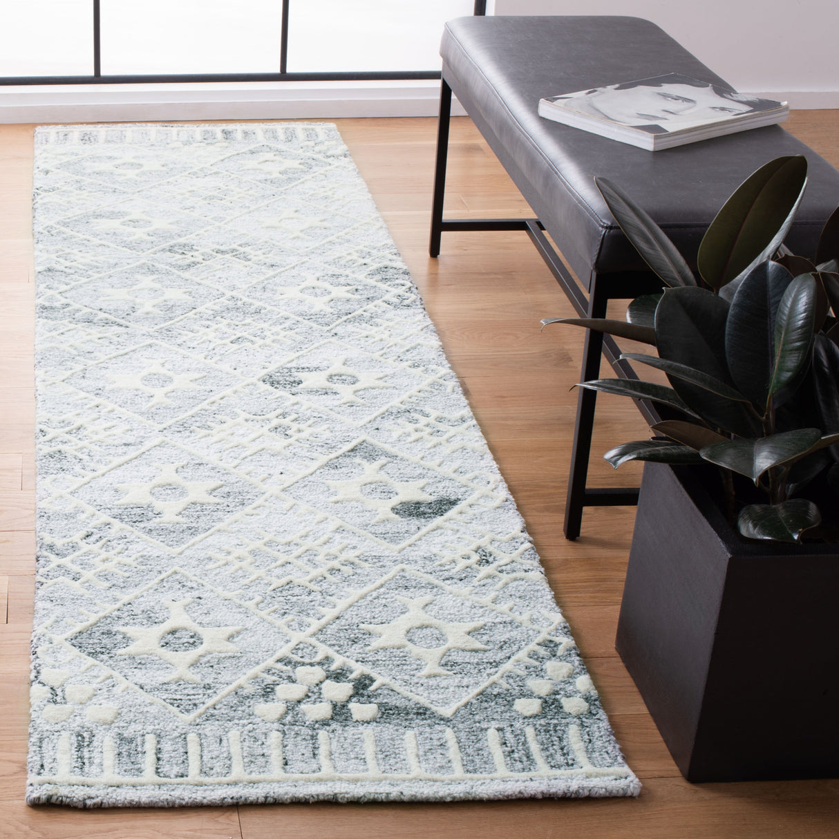 SAFAVIEH Handmade Roslyn Joslyn Wool Rug