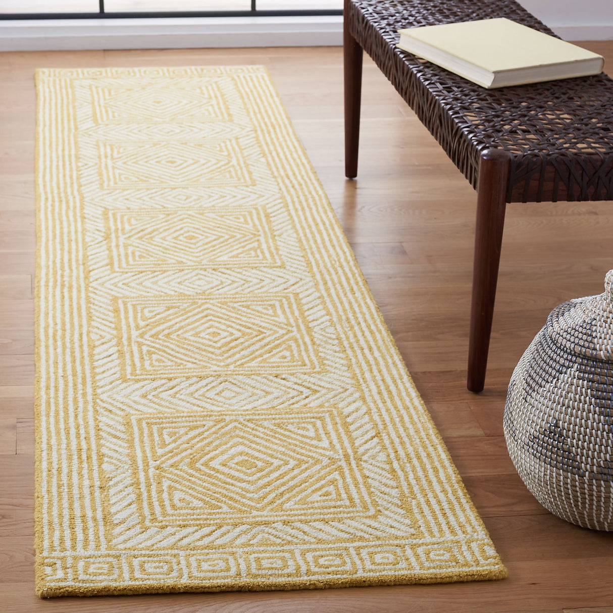 SAFAVIEH Handmade Roslyn Kimberly Wool Rug