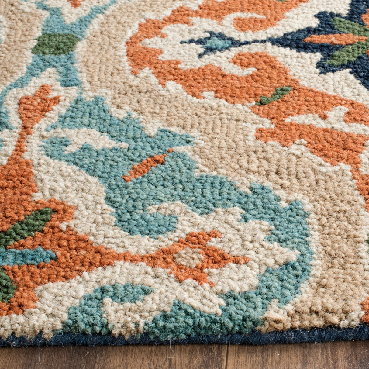 SAFAVIEH Handmade Roslyn Sigurjona Modern Floral Wool Rug