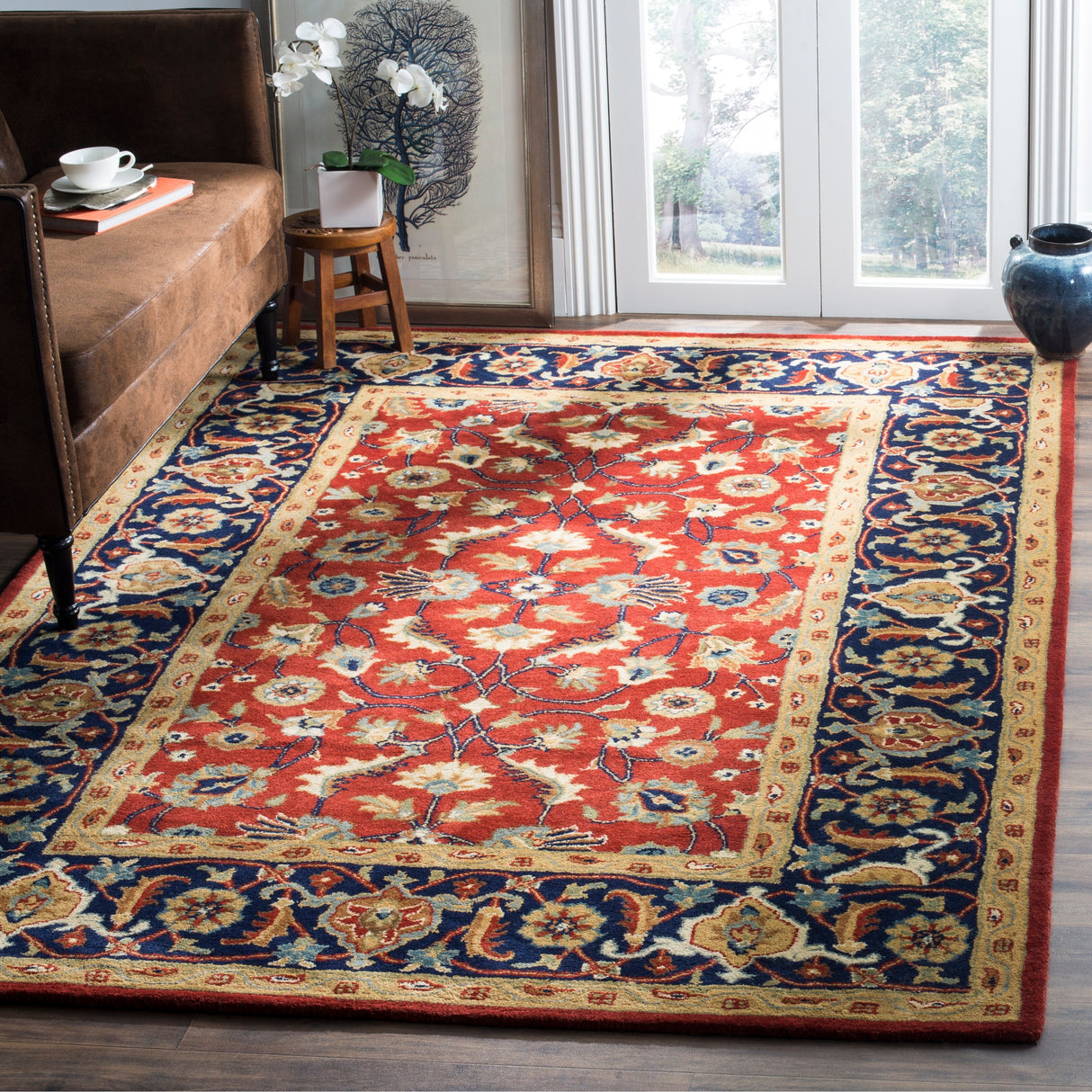 SAFAVIEH Handmade Royalty Judita Traditional Oriental Wool Rug