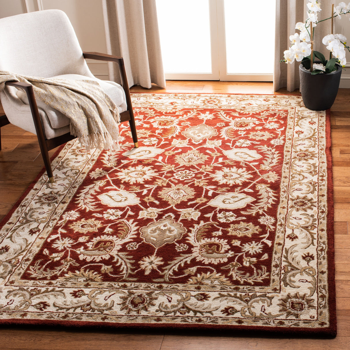 SAFAVIEH Handmade Royalty Soraya Ivory Wool Rug