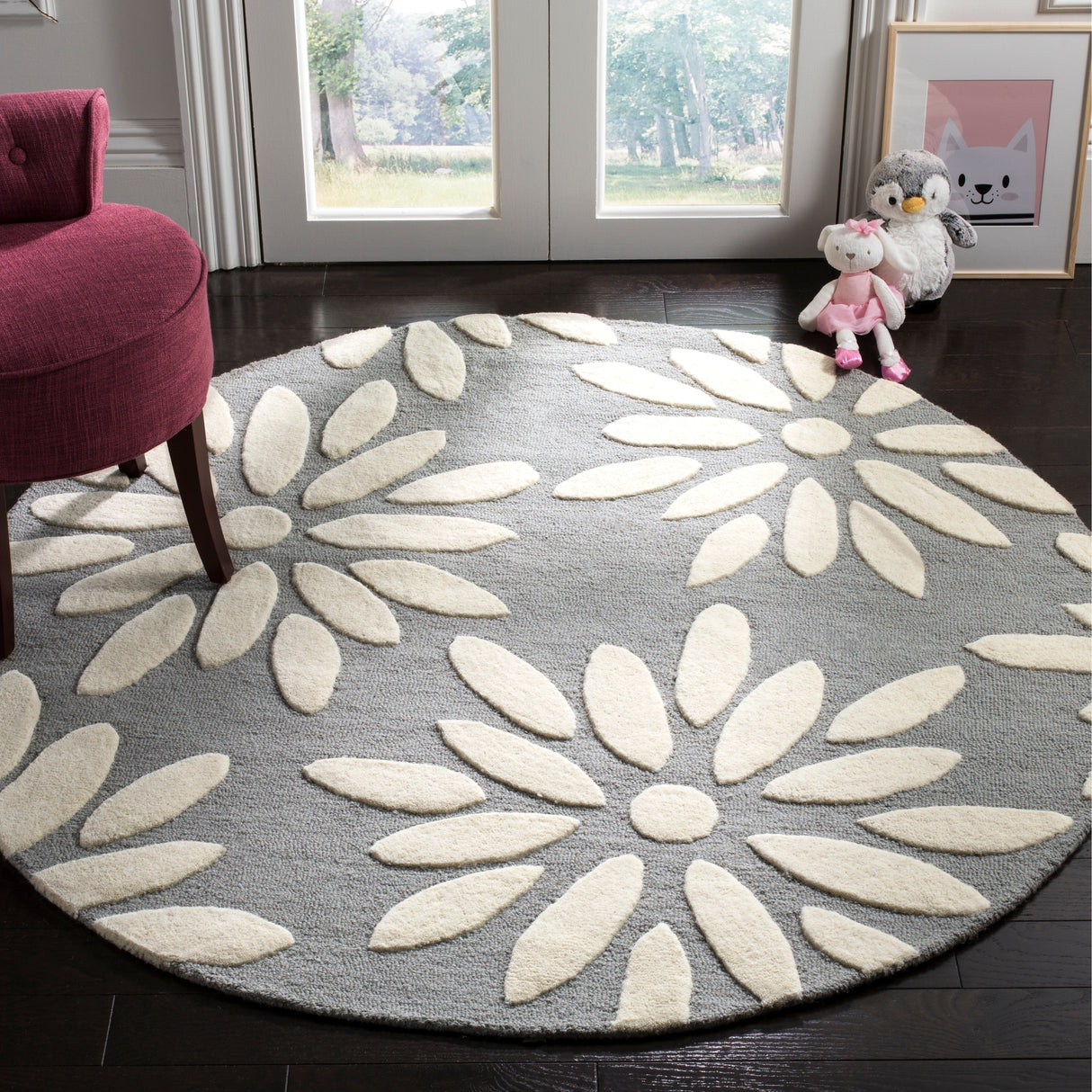 SAFAVIEH Handmade SAFAVIEH Coraima Fleurette & Tween Wool Rug