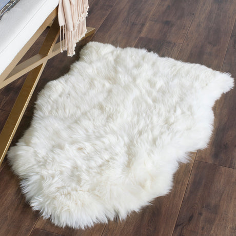 SAFAVIEH Handmade Sheepskin Brittnie Genuine Pelt Rug