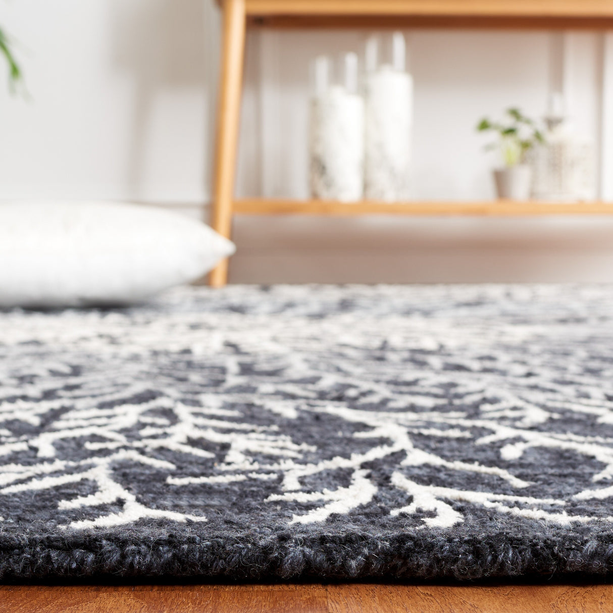 SAFAVIEH Handmade Soho Alessandra Modern Wool Rug