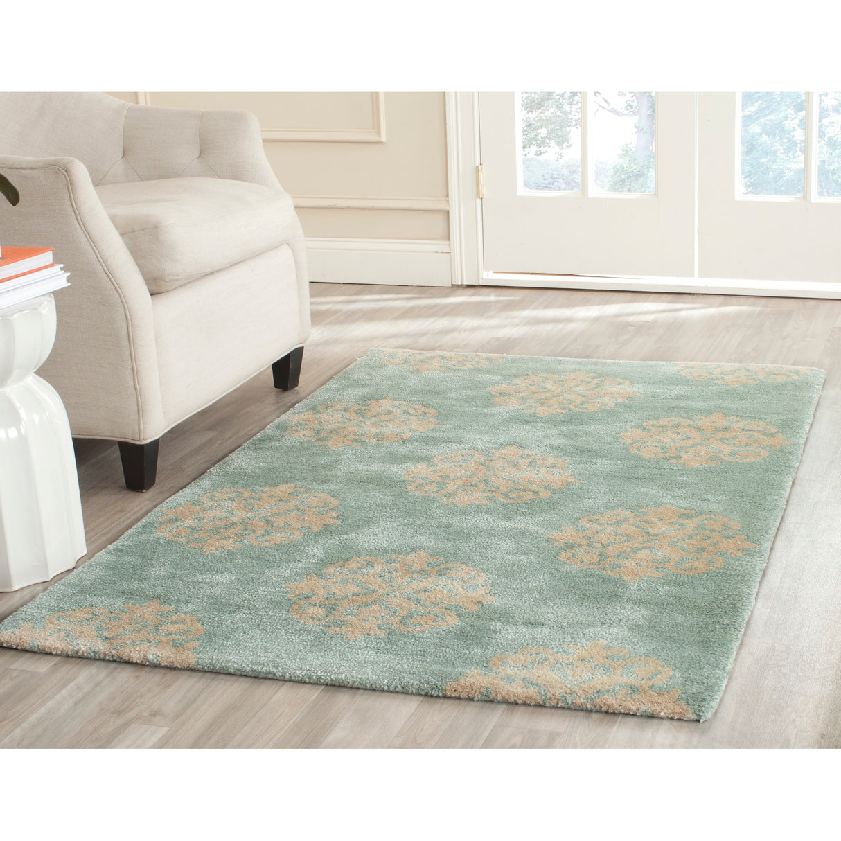 SAFAVIEH Handmade Soho Iliana Medallion N.Z. Wool Rug