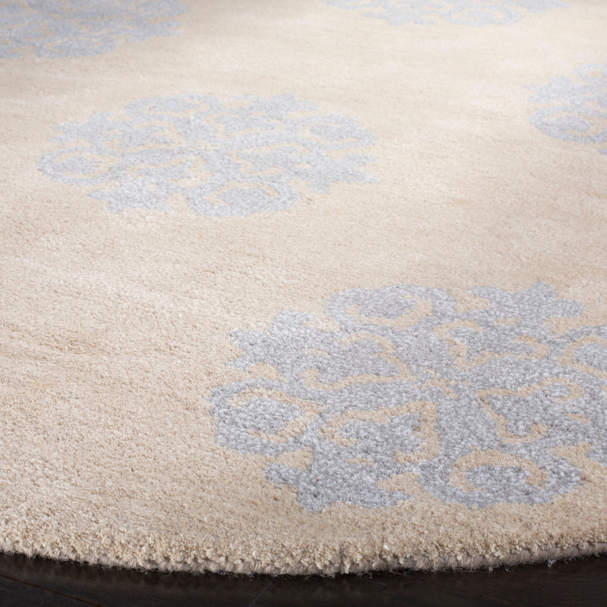 SAFAVIEH Handmade Soho Iliana Medallion N.Z. Wool Rug