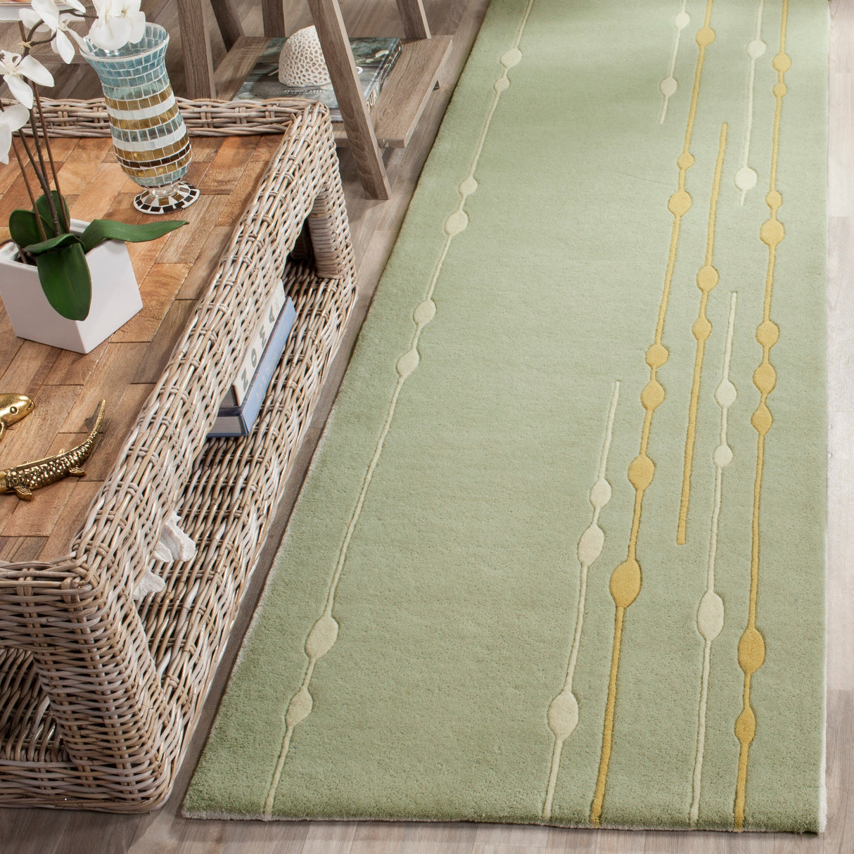 SAFAVIEH Handmade Soho Karli Vines N.Z. Wool Rug