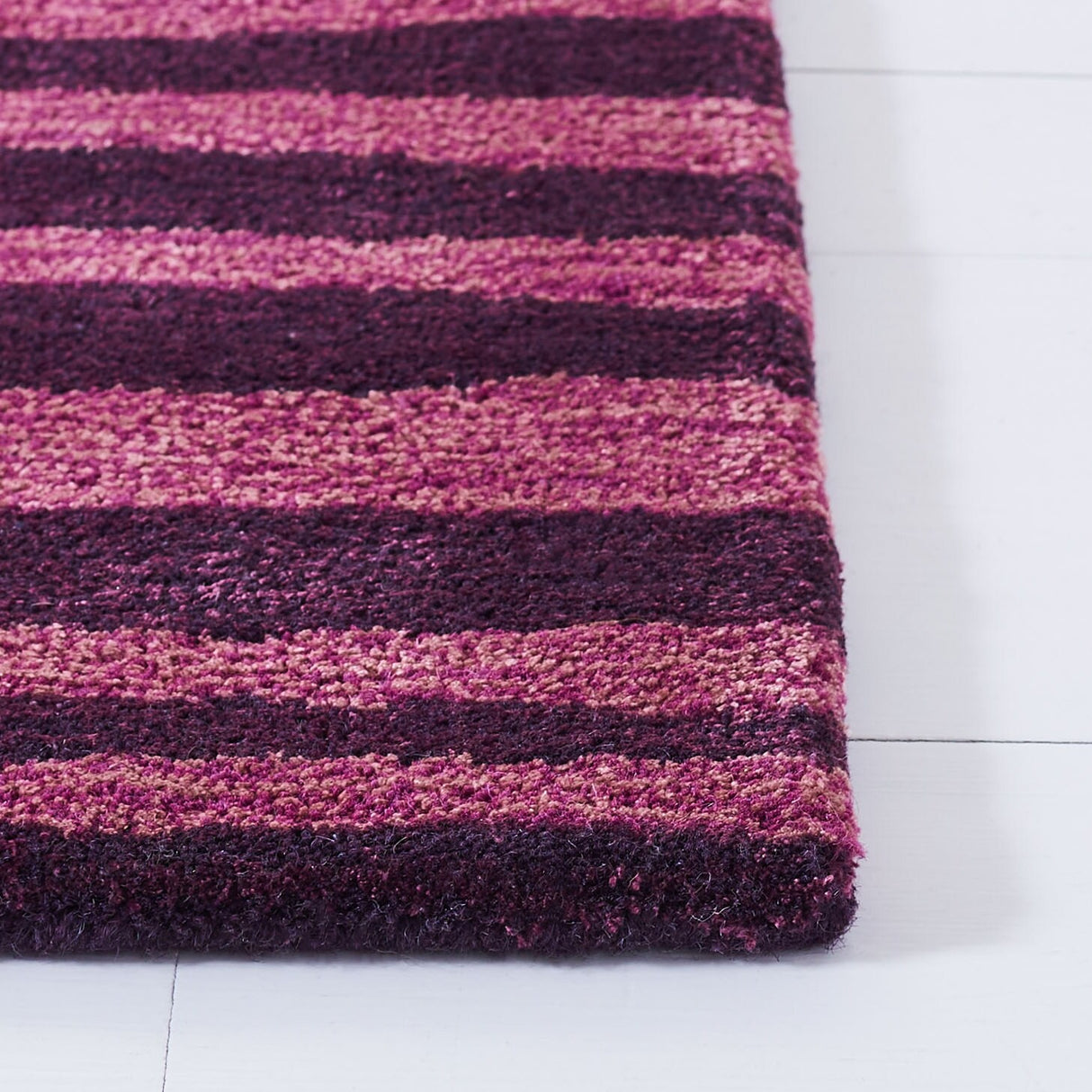 SAFAVIEH Handmade Soho Katlyn Stripes N.Z. Wool Rug