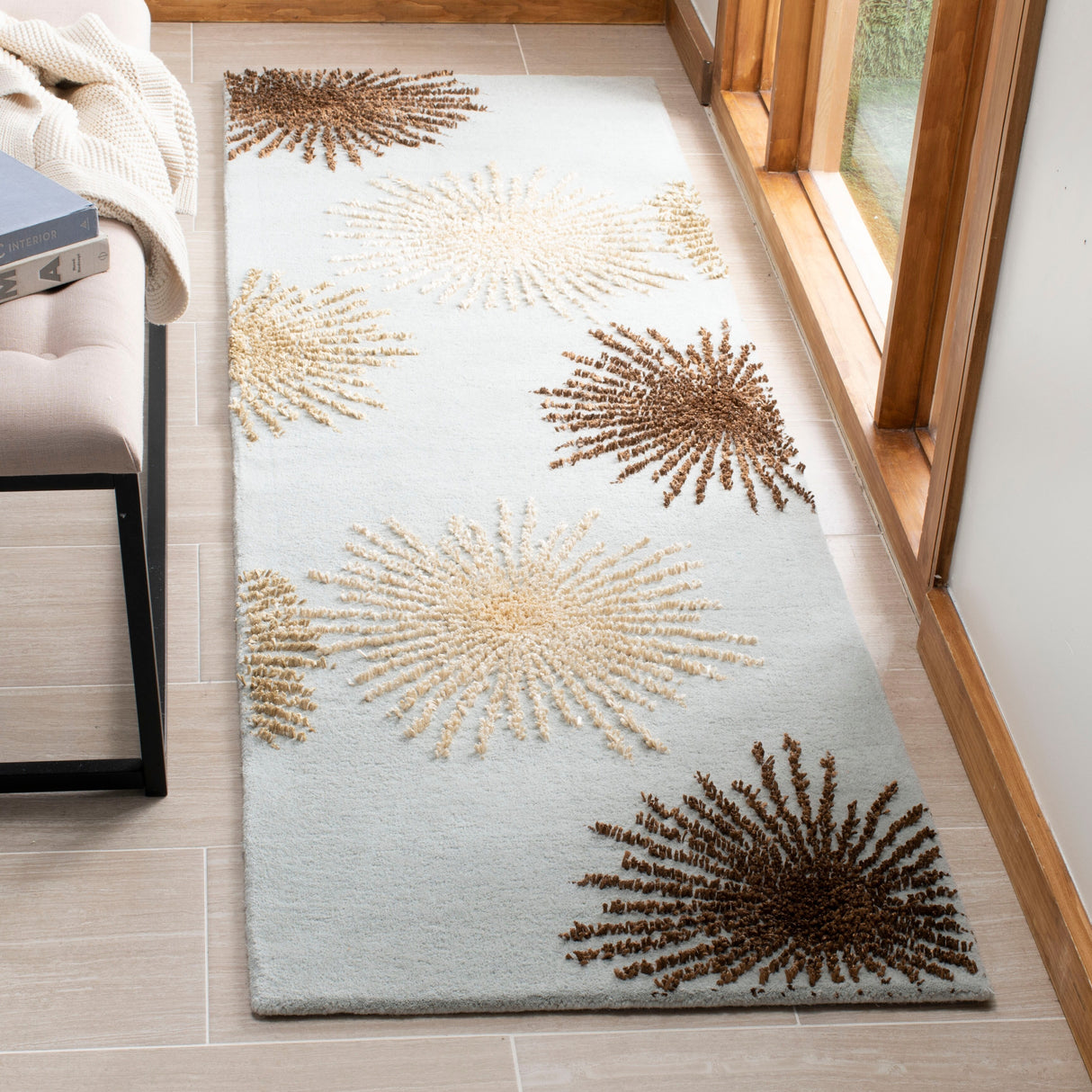 SAFAVIEH Handmade Soho Sade New Zealand Wool Rug