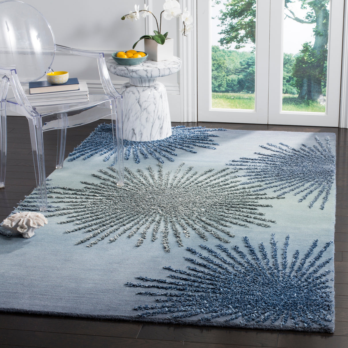 SAFAVIEH Handmade Soho Sade New Zealand Wool Rug