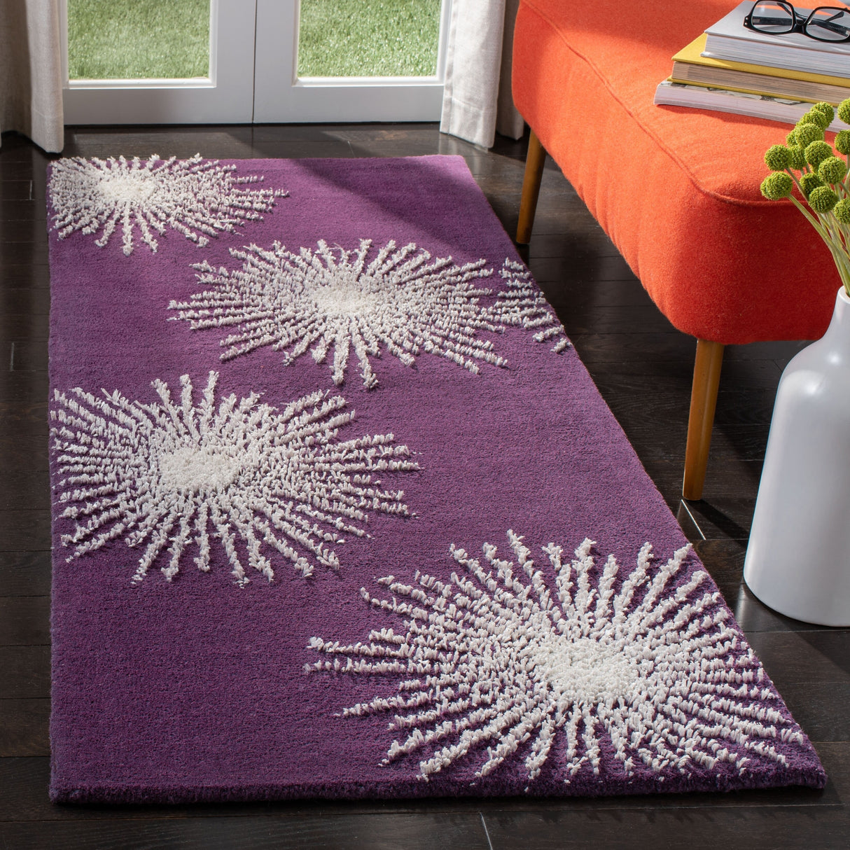 SAFAVIEH Handmade Soho Sade New Zealand Wool Rug