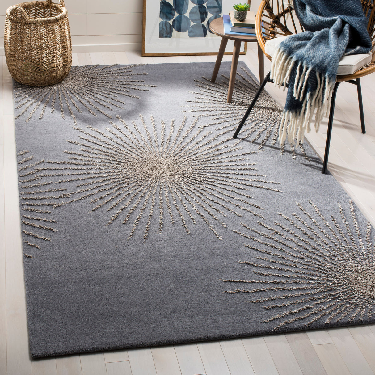 SAFAVIEH Handmade Soho Sade New Zealand Wool Rug