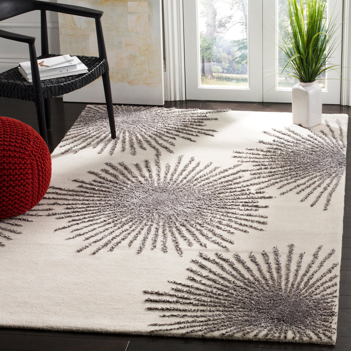 SAFAVIEH Handmade Soho Sade New Zealand Wool Rug