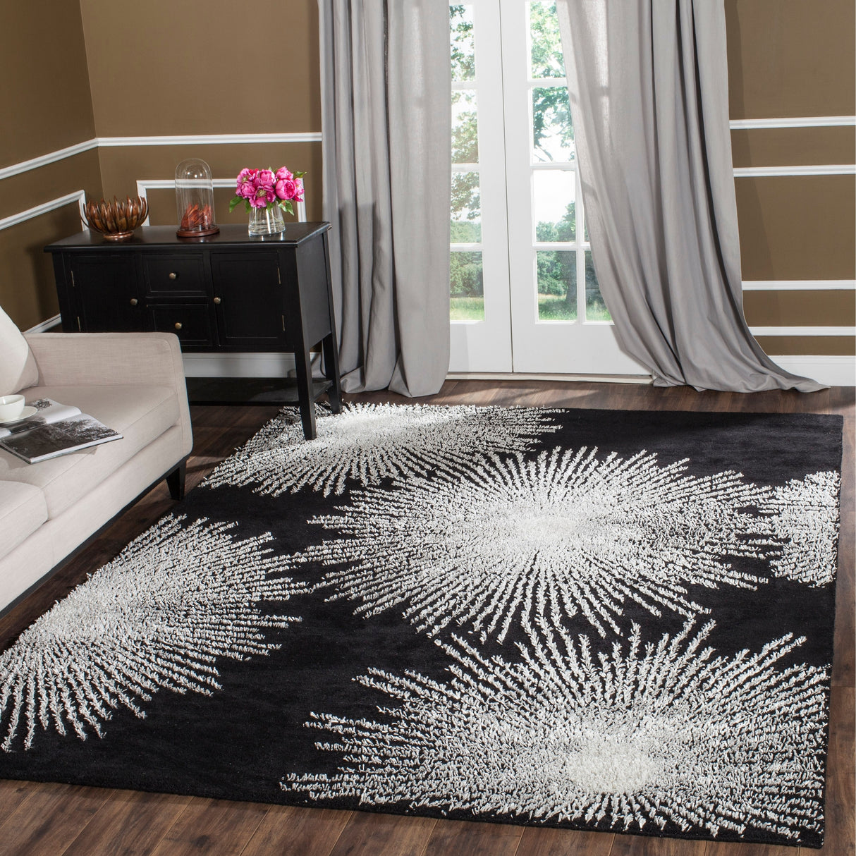 SAFAVIEH Handmade Soho Sade New Zealand Wool Rug