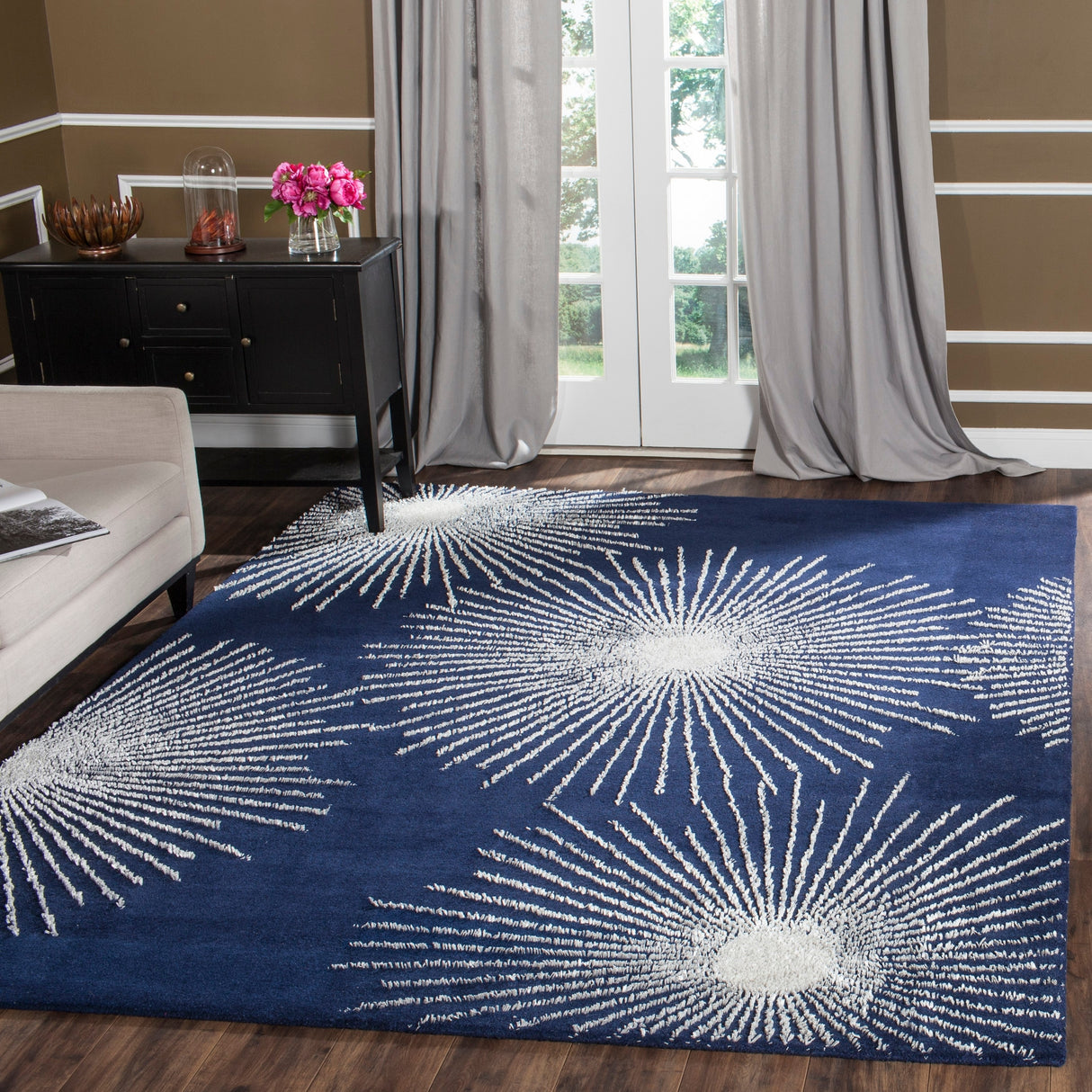 SAFAVIEH Handmade Soho Sade New Zealand Wool Rug