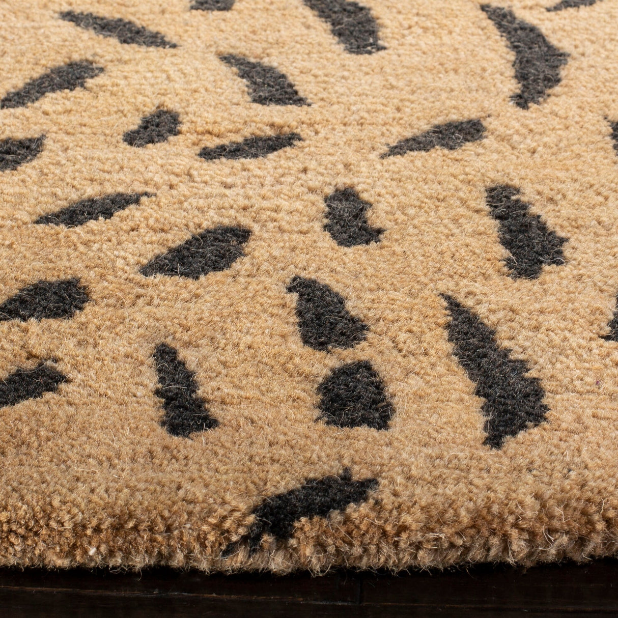 SAFAVIEH Handmade Soho Shenna Leopard N.Z. Wool Rug