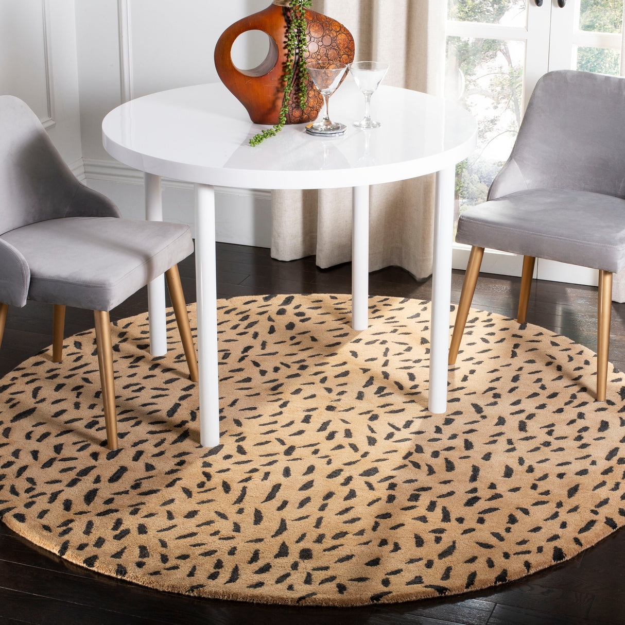 SAFAVIEH Handmade Soho Shenna Leopard N.Z. Wool Rug