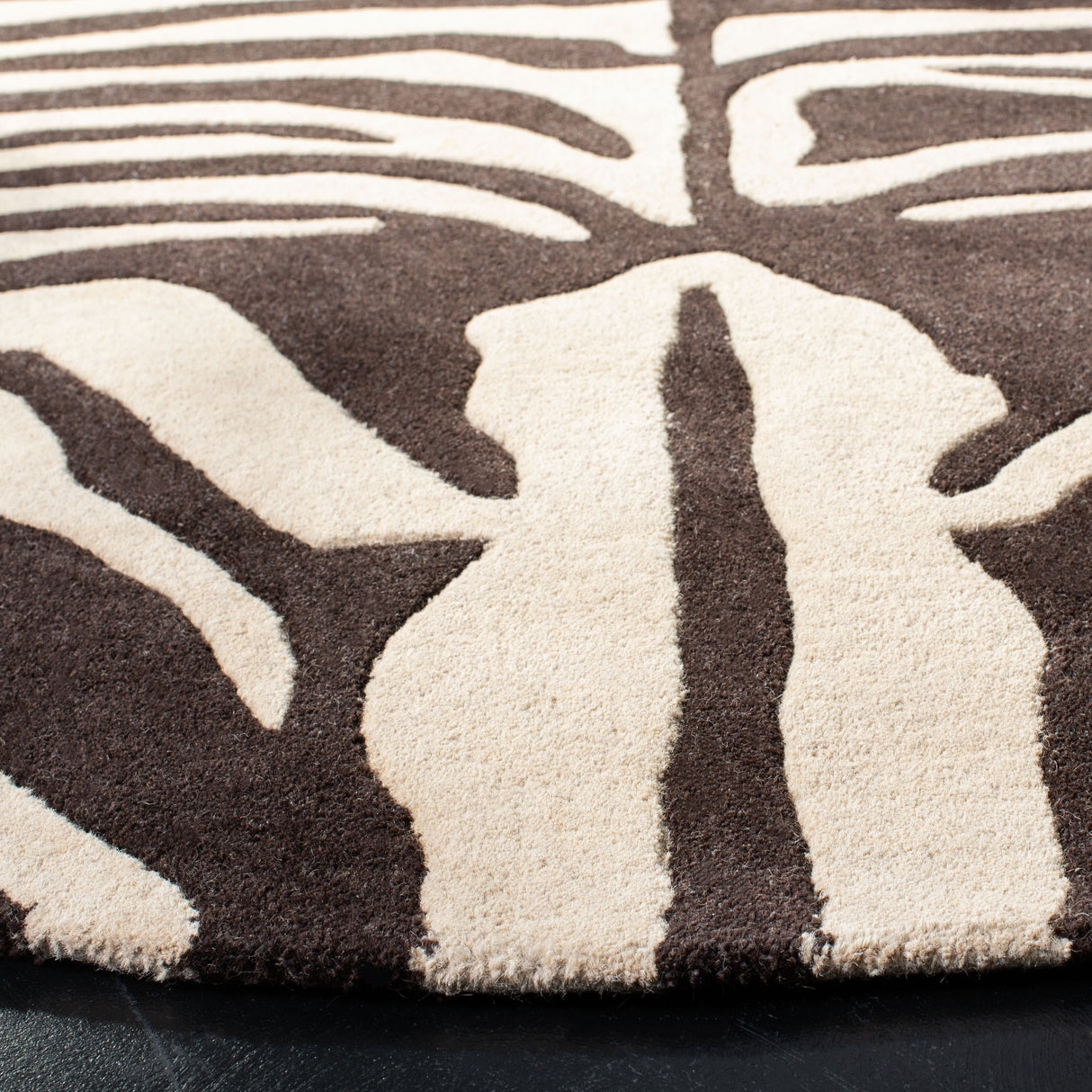 SAFAVIEH Handmade Soho Tierra Zebra Print N.Z. Wool Rug