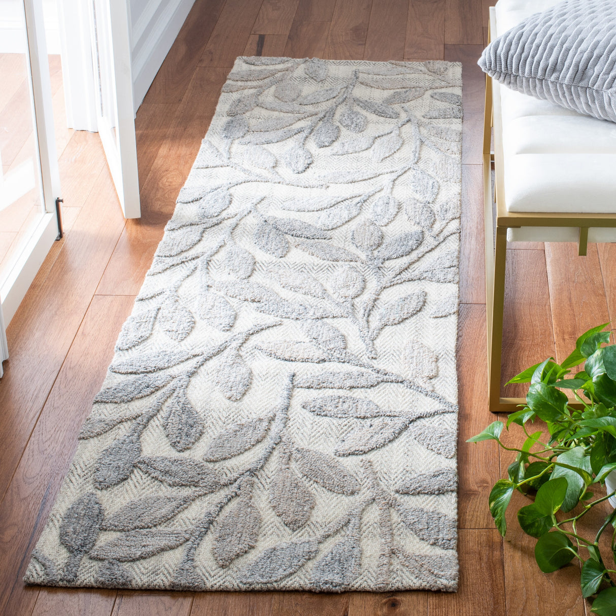 SAFAVIEH Handmade Southampton Kelsea Wool Rug