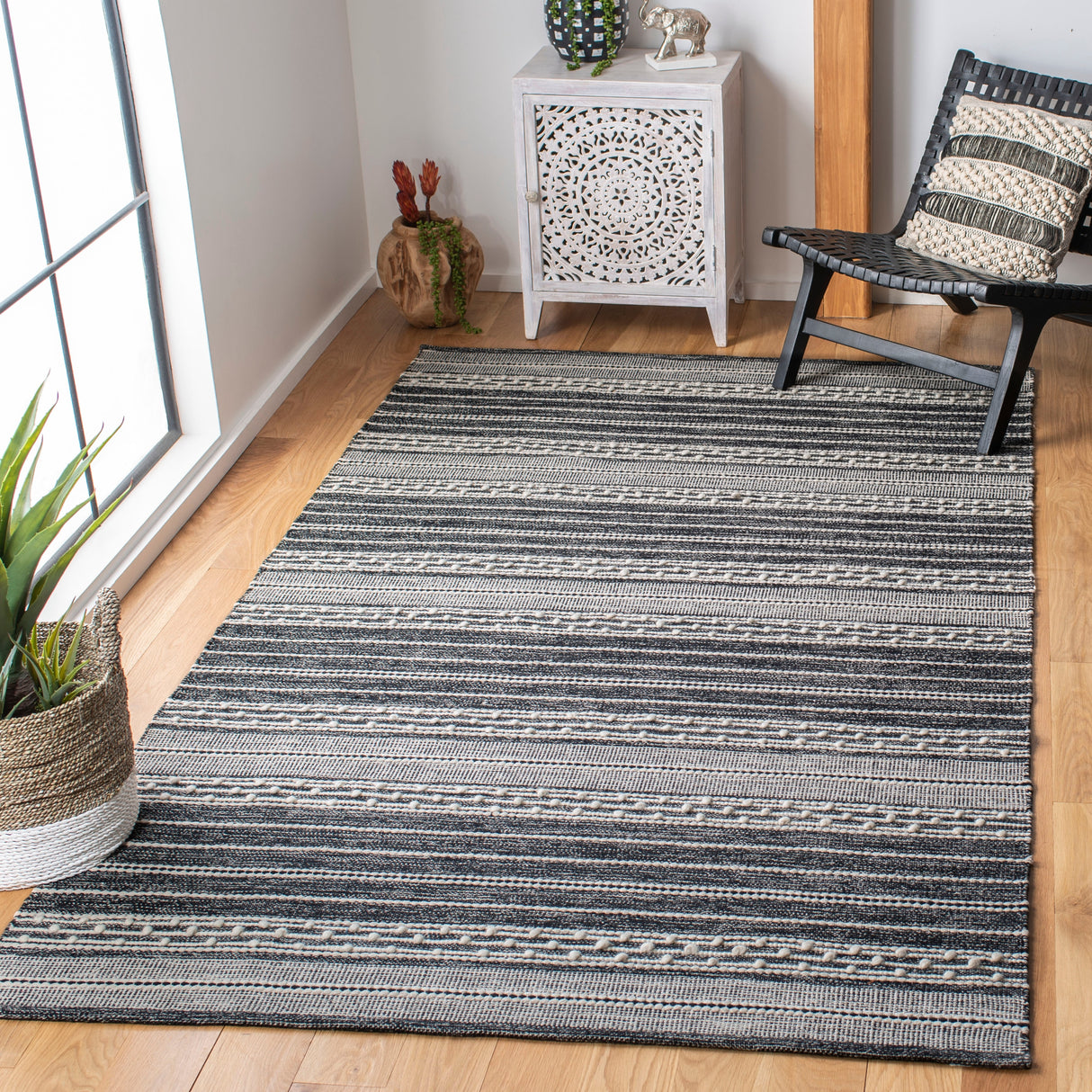 SAFAVIEH Handmade Striped Kilim Eboni Modern Cotton Rug