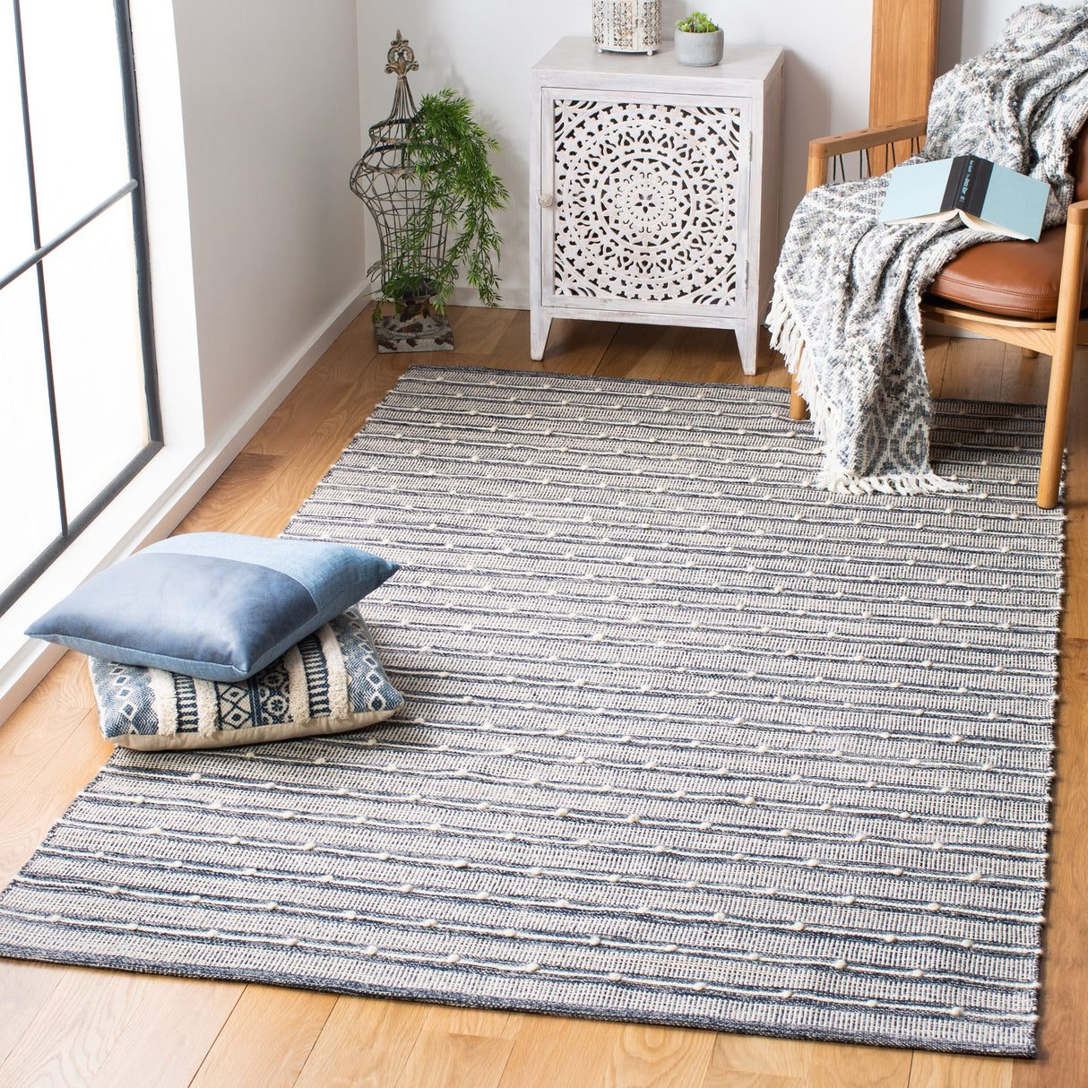 SAFAVIEH Handmade Striped Kilim Latoria Modern Cotton Rug -