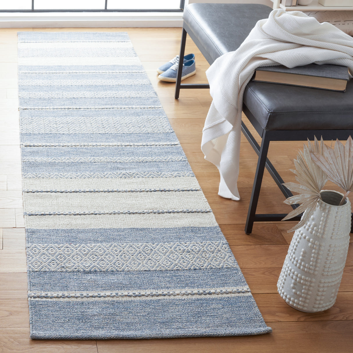 SAFAVIEH Handmade Striped Kilim Shante Modern Cotton Rug