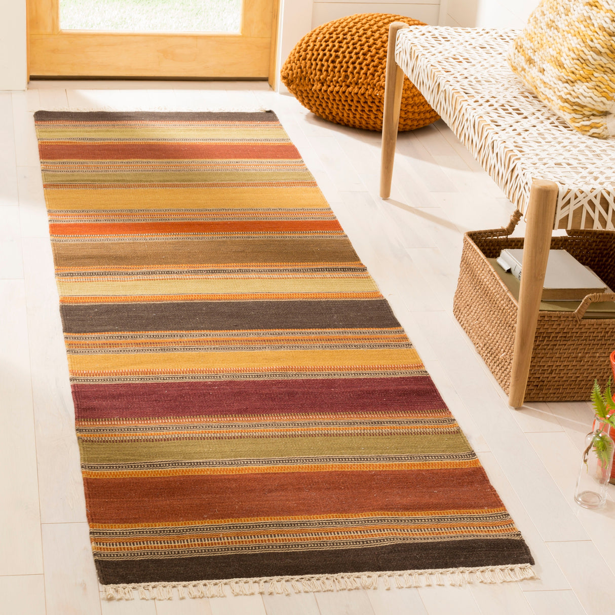 SAFAVIEH Handmade Striped Kilim Shawnna Stripe Wool Rug with