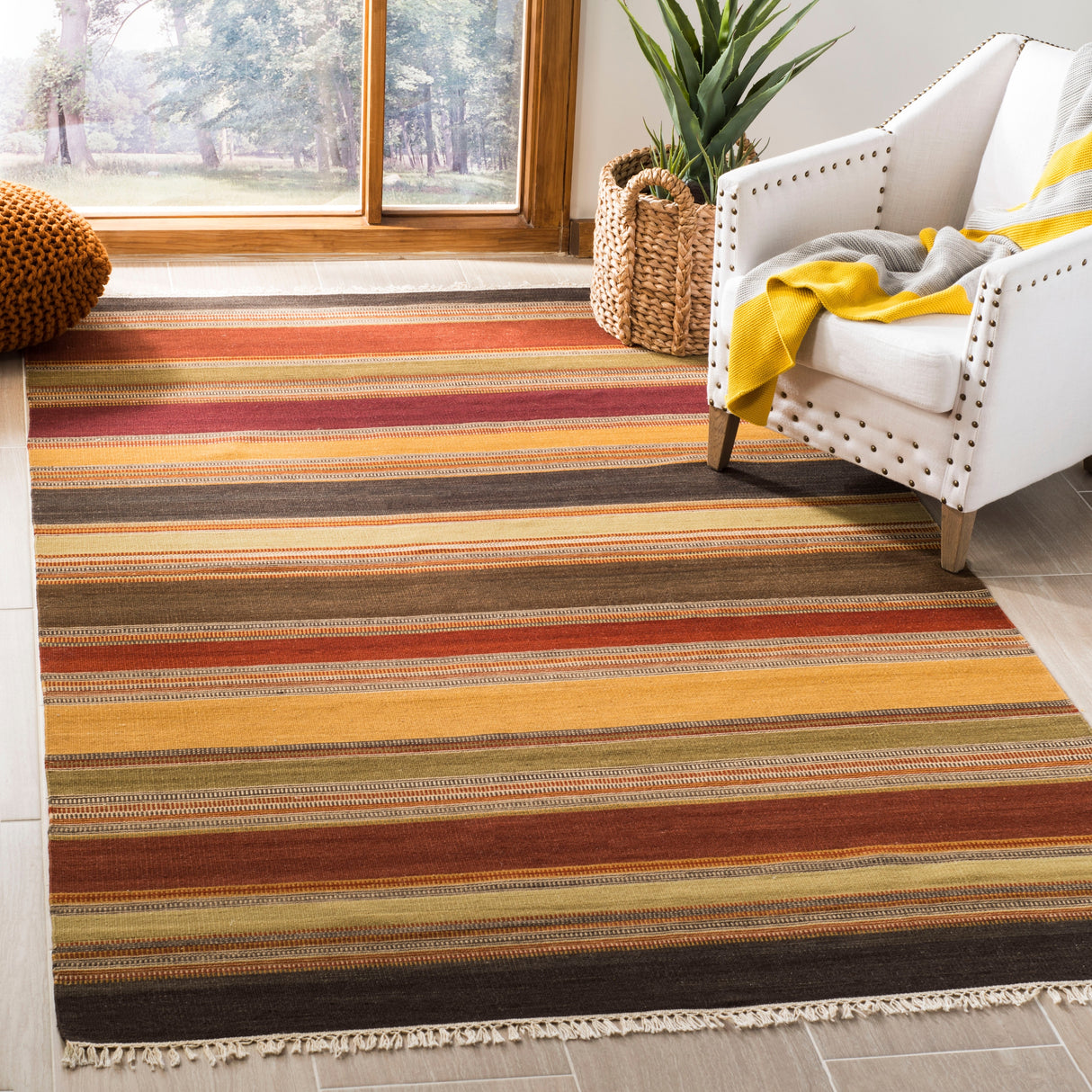 SAFAVIEH Handmade Striped Kilim Shawnna Stripe Wool Rug with