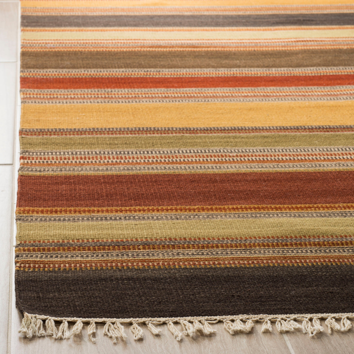 SAFAVIEH Handmade Striped Kilim Shawnna Stripe Wool Rug with