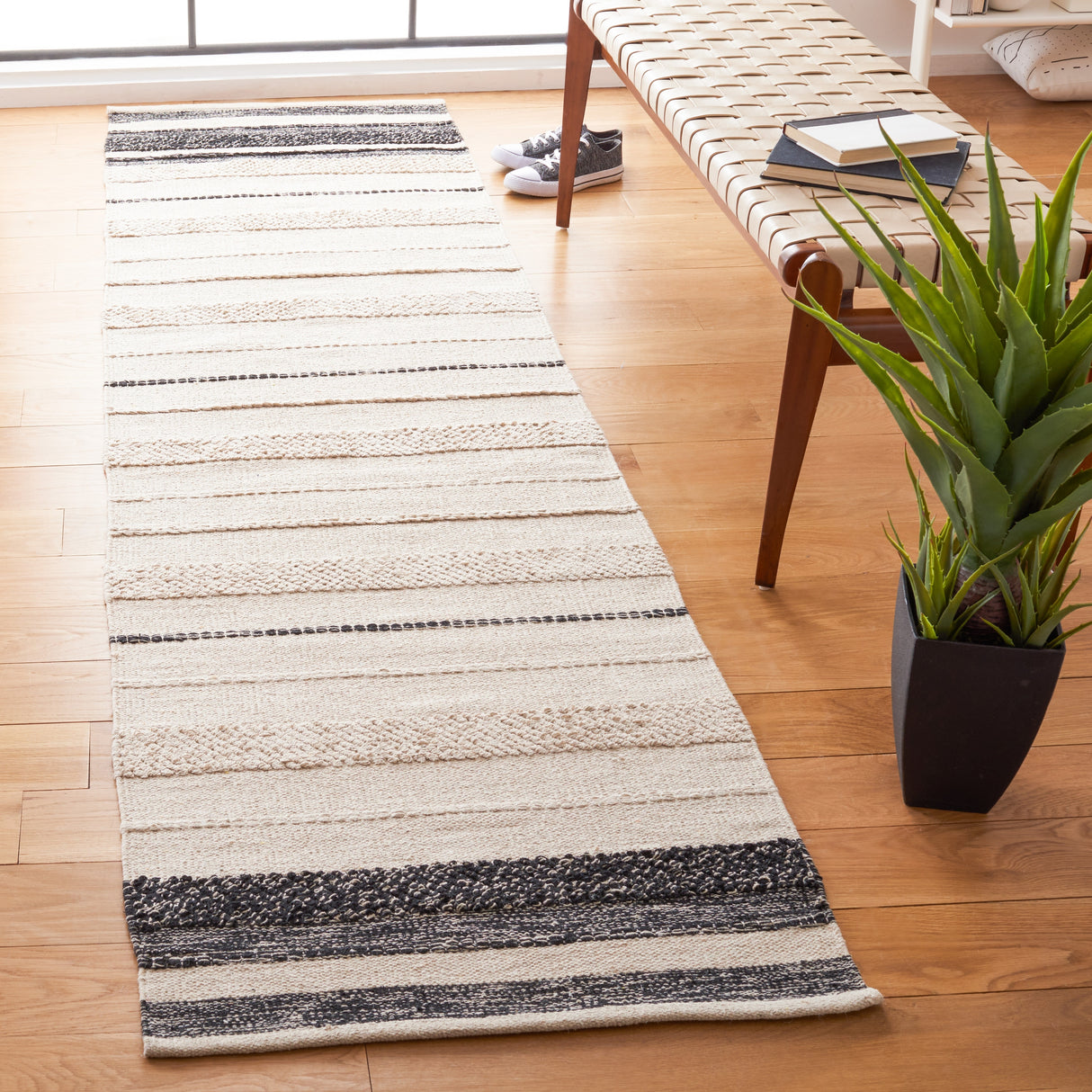 SAFAVIEH Handmade Striped Kilim Torie Modern Cotton Rug