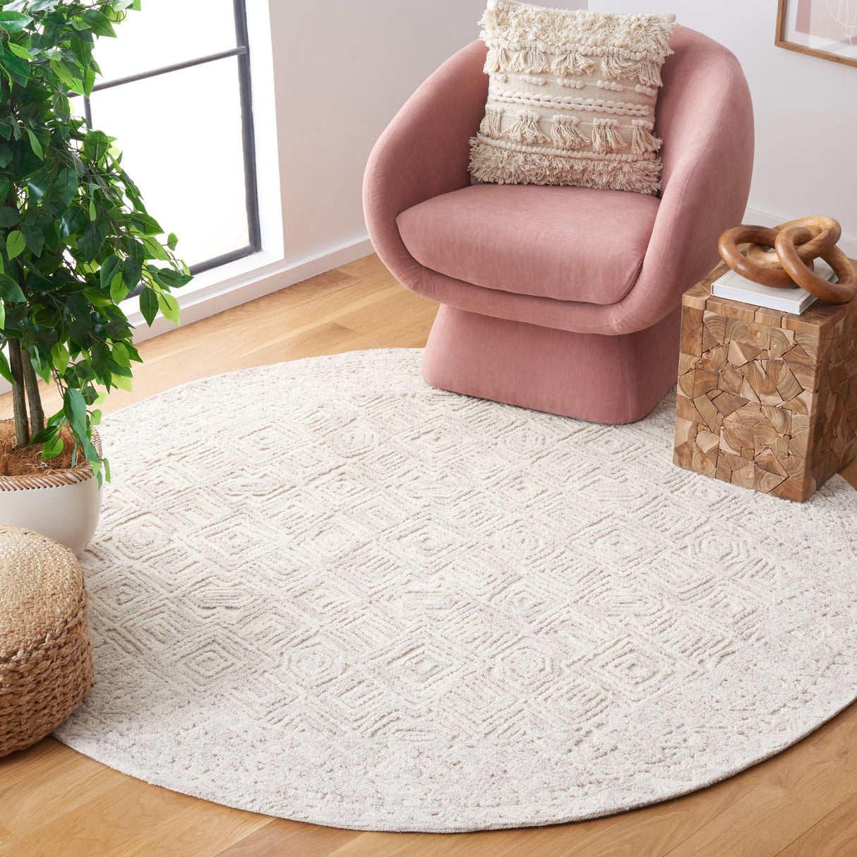 SAFAVIEH Handmade Textual Vibha Wool Rug