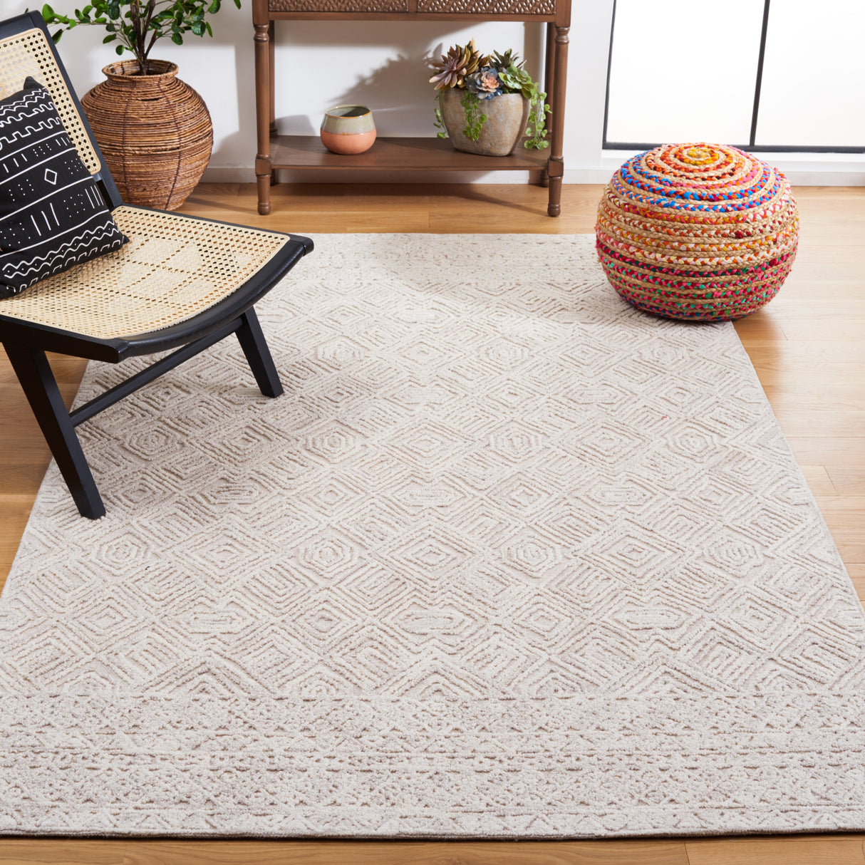 SAFAVIEH Handmade Textual Vibha Wool Rug