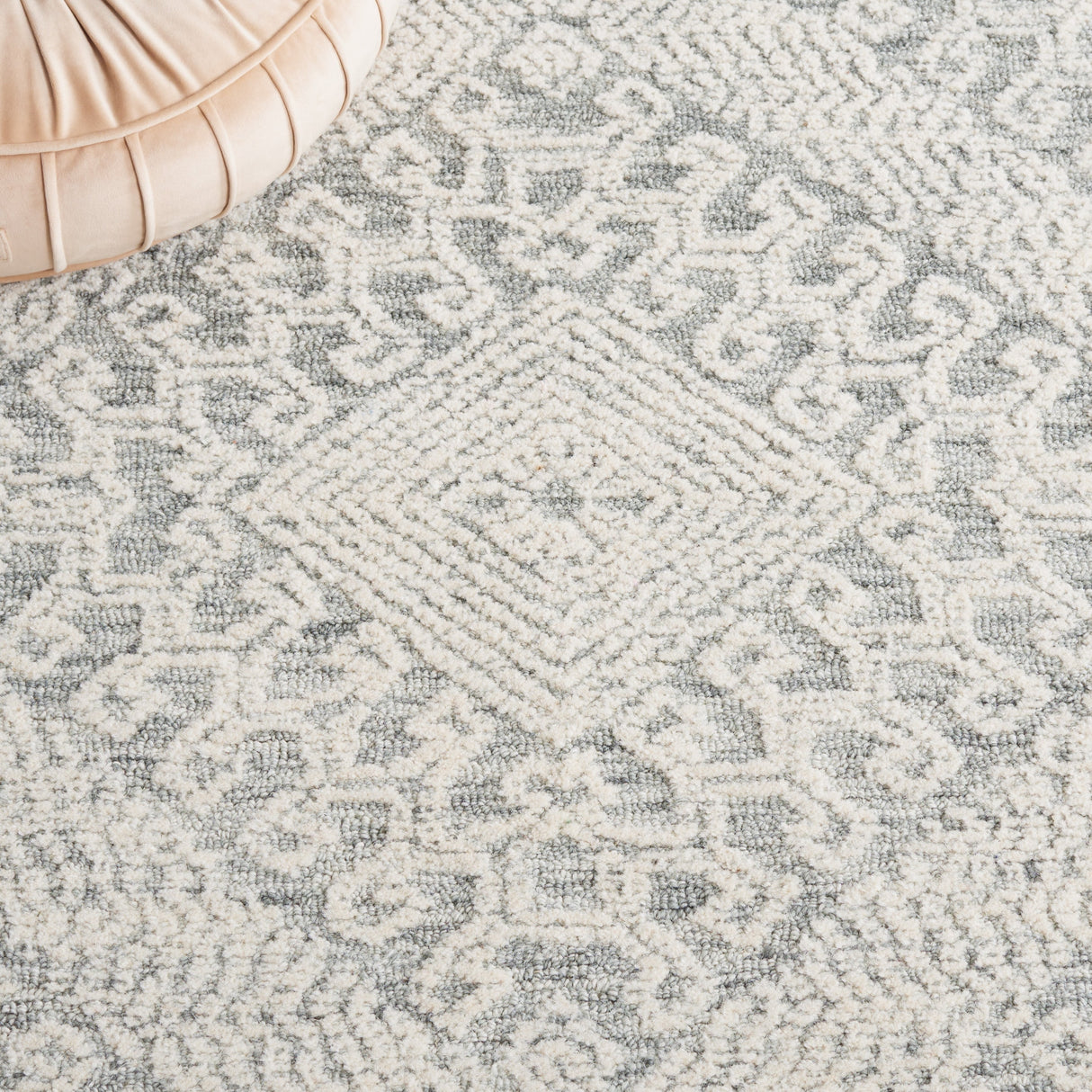 SAFAVIEH Handmade Textural Fidenzia Contemporary Wool Rug