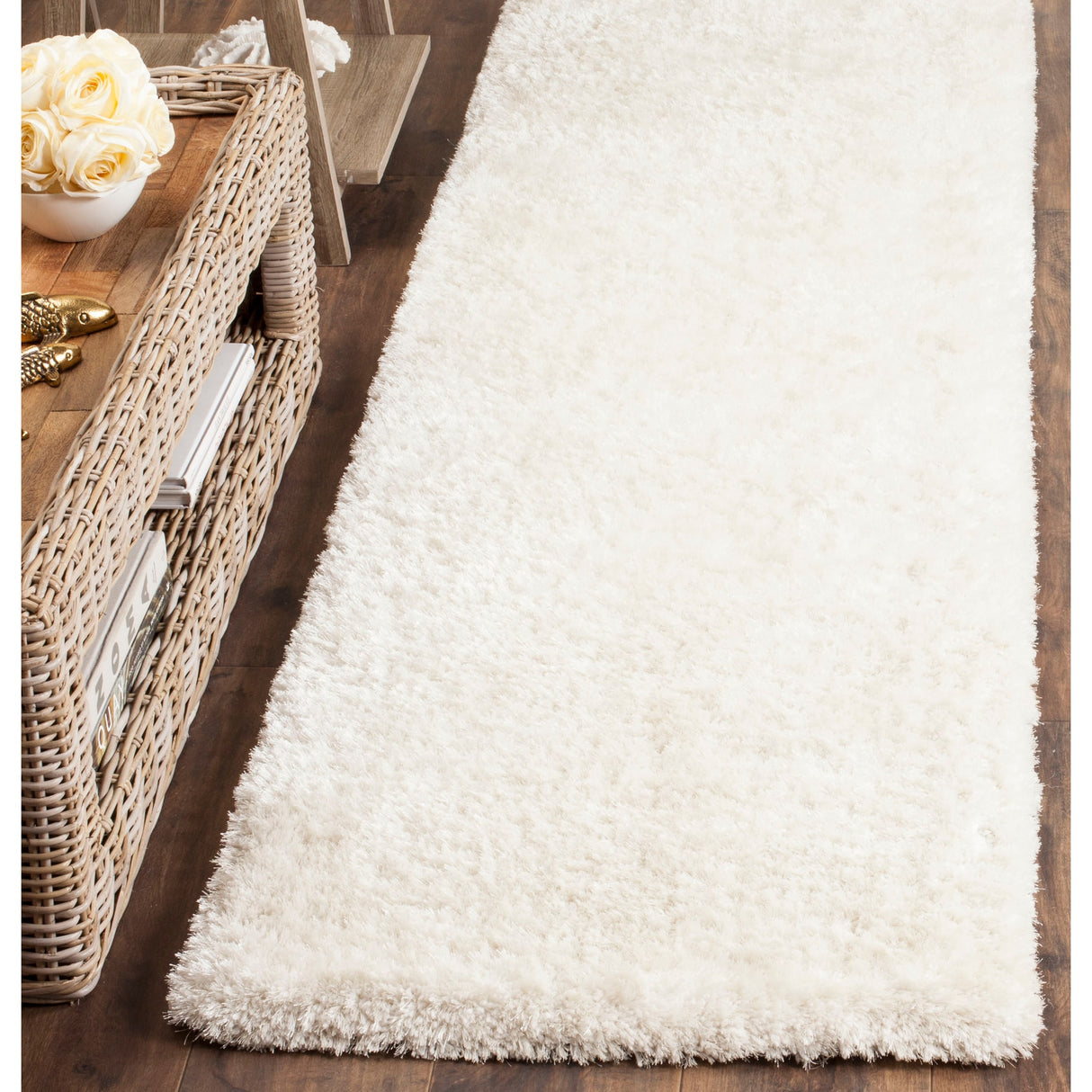 SAFAVIEH Handmade Toronto Shag Yasmine Polyester Rug