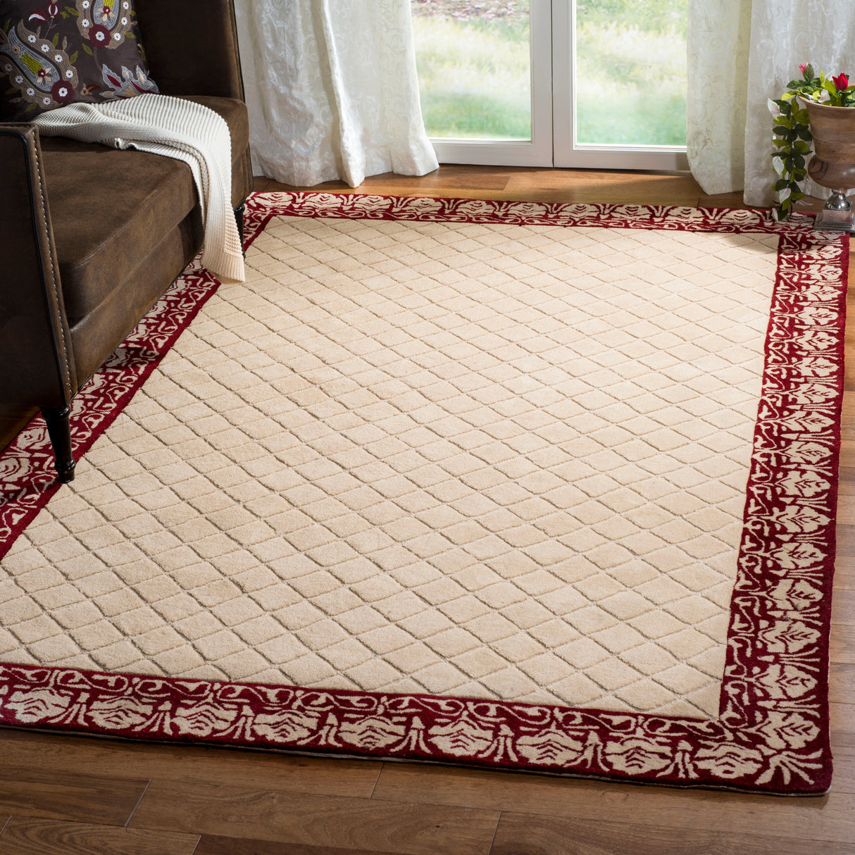 SAFAVIEH Handmade Total Performance Majbritt Oriental Trellis Rug