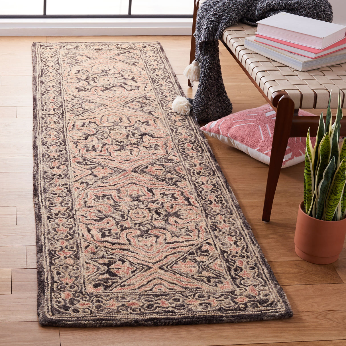 SAFAVIEH Handmade Trace Lashanda Oriental Wool Rug